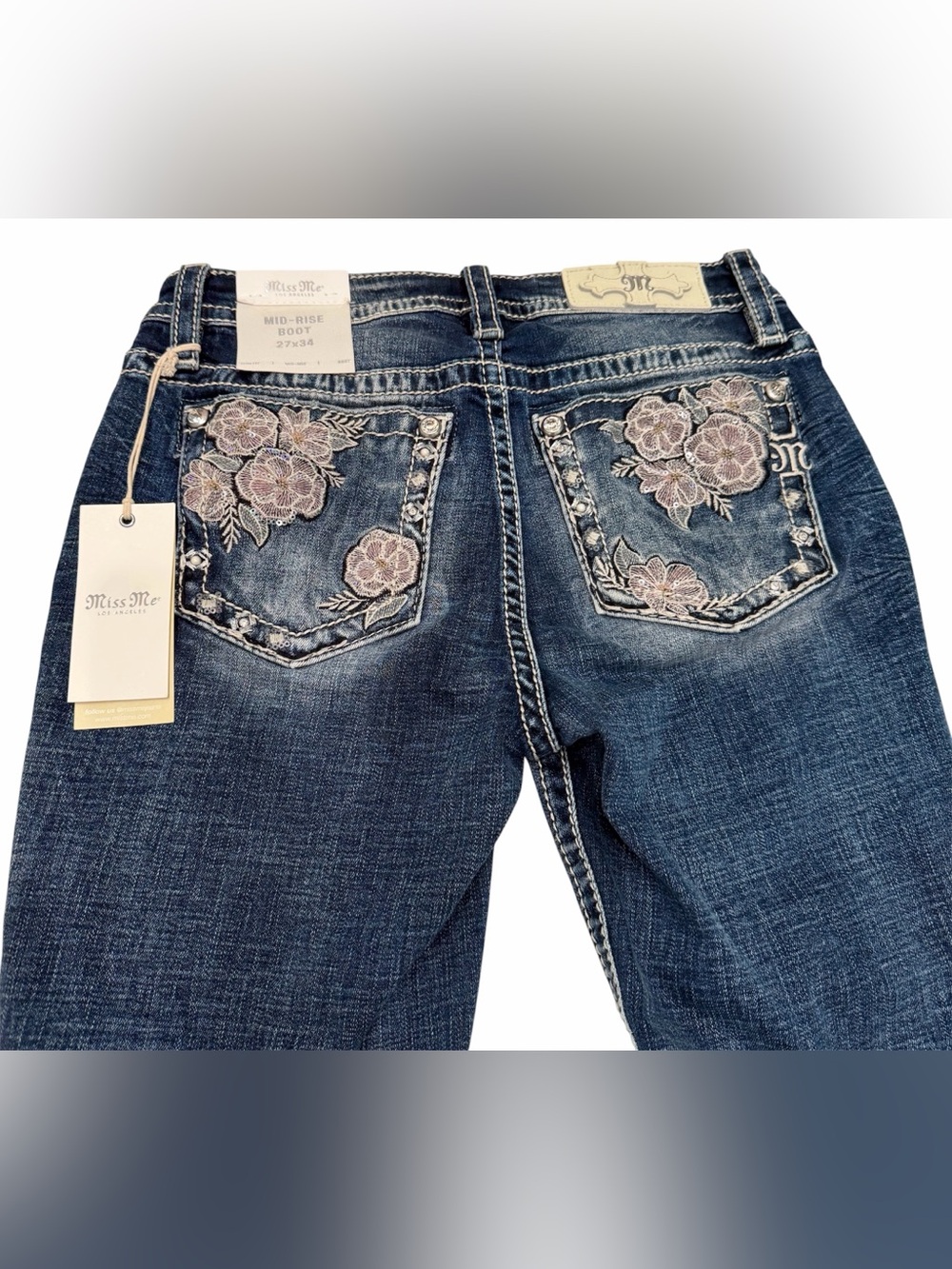 Miss Me Women’s Mid Rise Boot Cut  Blue Wash Jeans Size 27x34 NWT